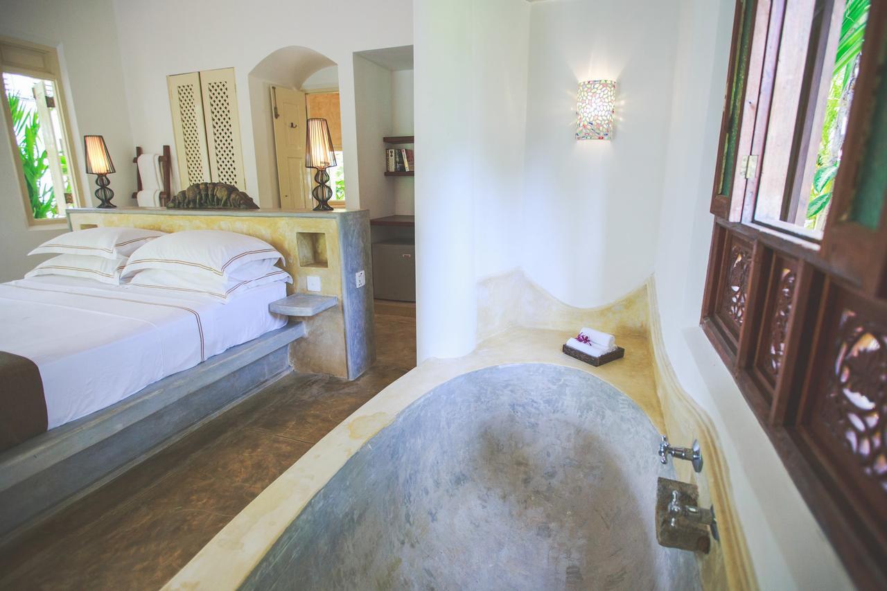אהנגאמה Karmel Villa Thalduwa Island - Five Bedroom Luxury Villa With Private Pool מראה חיצוני תמונה