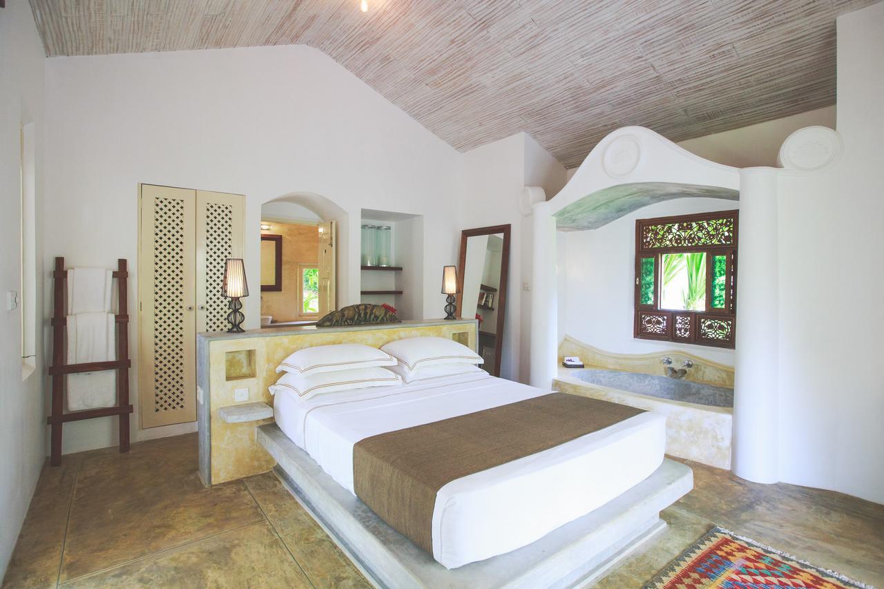 אהנגאמה Karmel Villa Thalduwa Island - Five Bedroom Luxury Villa With Private Pool מראה חיצוני תמונה